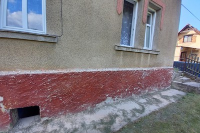 Chemická injektáž vlhkého zdiva - krémová